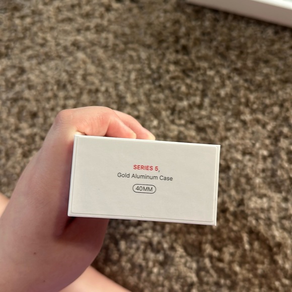 USED apple watch 2018 SERIES 5 - Picture 3 of 4